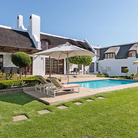 Die Rietdak - Reetdachhaus Mit Vier Schlafzimmern Cape Town Ngoại thất bức ảnh