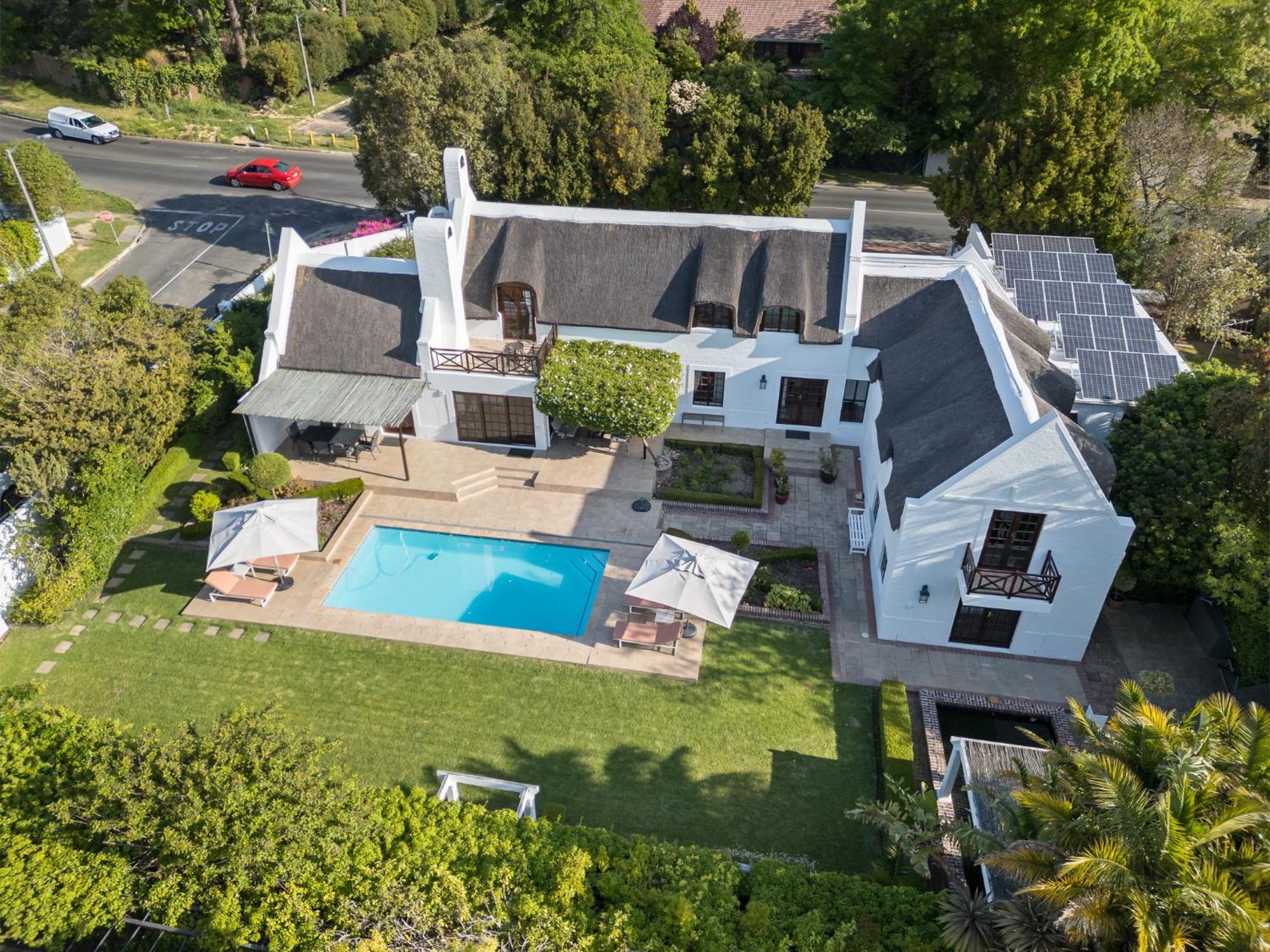 Die Rietdak - Reetdachhaus Mit Vier Schlafzimmern Cape Town Ngoại thất bức ảnh