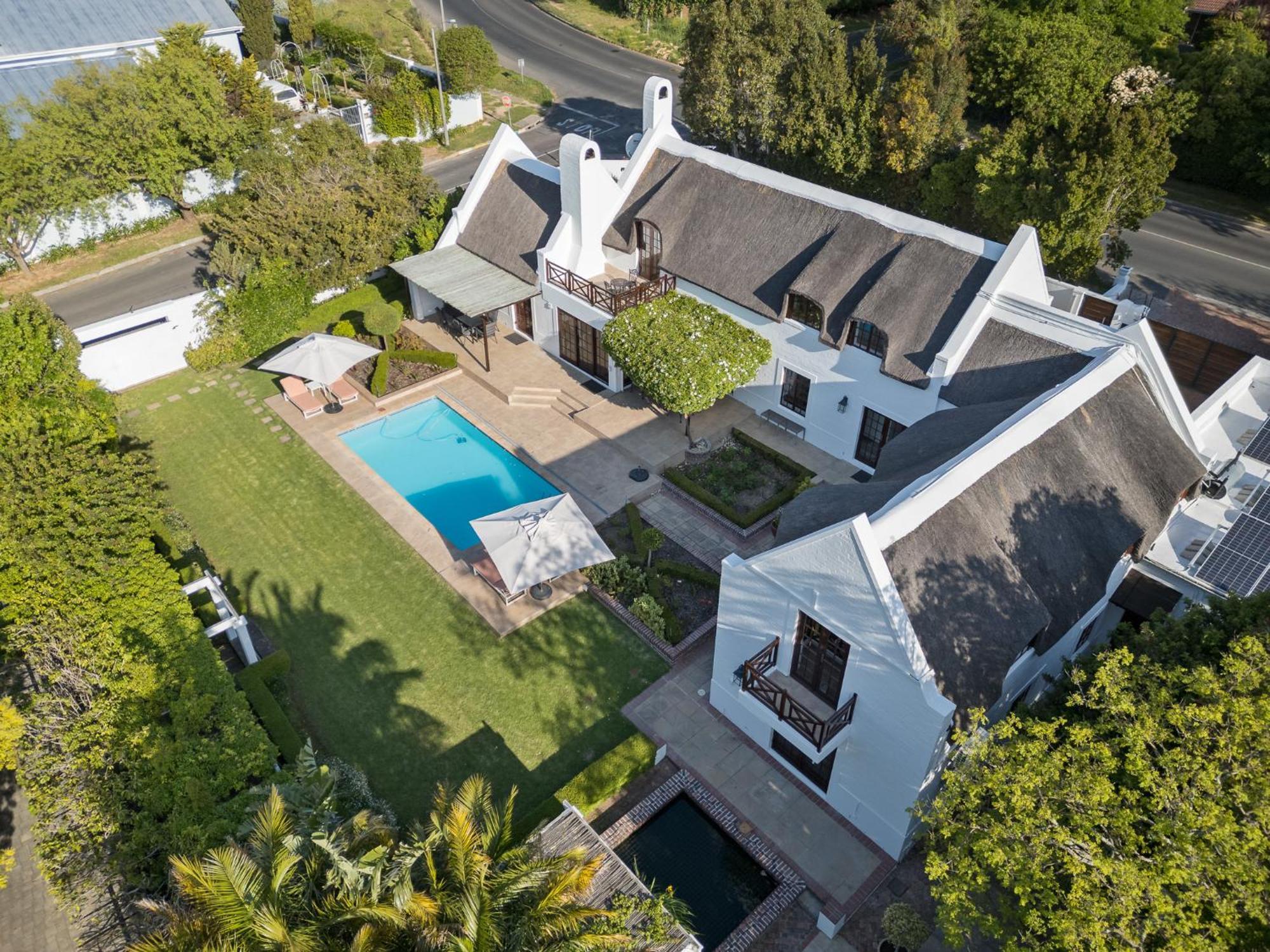 Die Rietdak - Reetdachhaus Mit Vier Schlafzimmern Cape Town Ngoại thất bức ảnh
