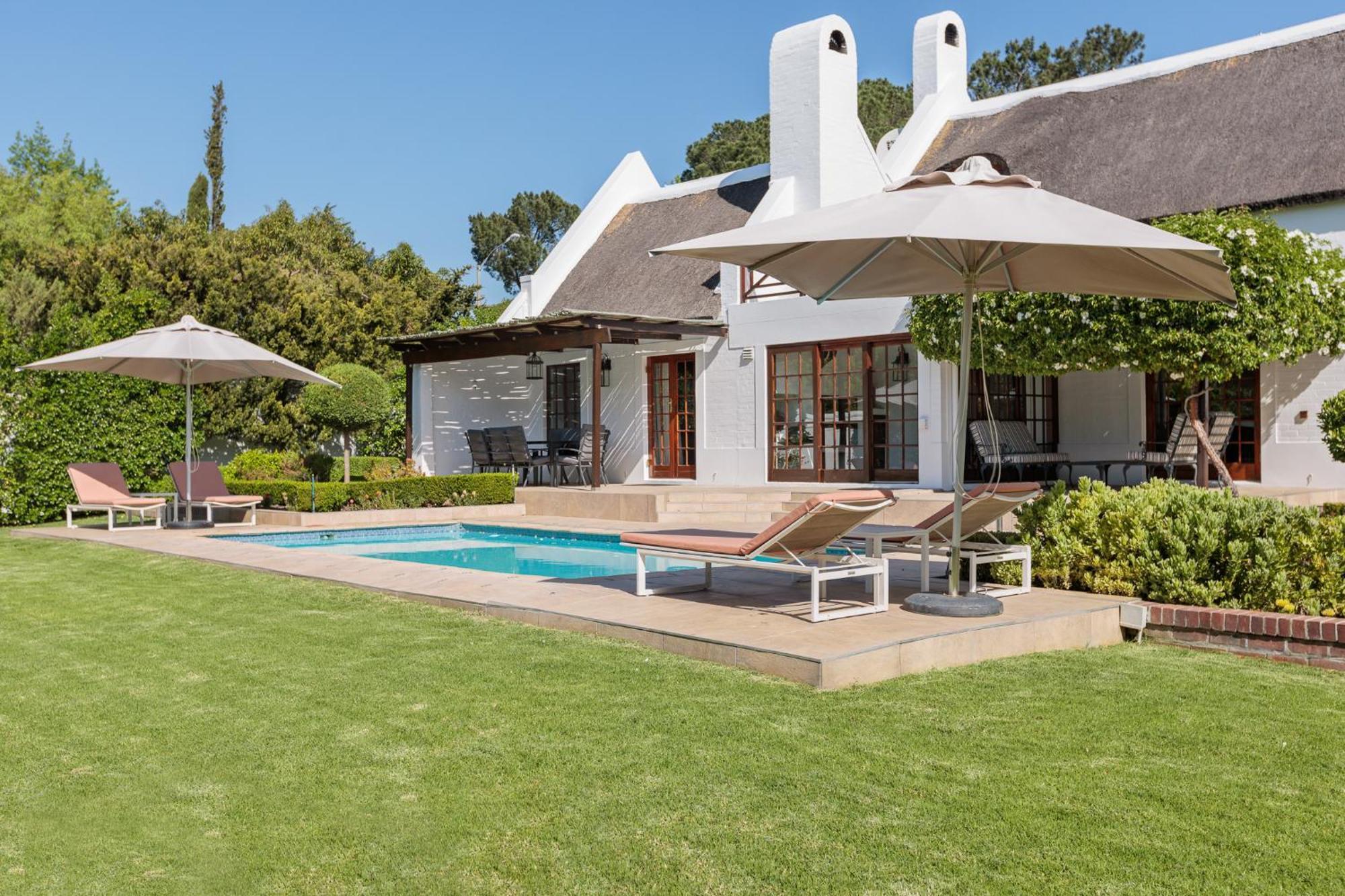 Die Rietdak - Reetdachhaus Mit Vier Schlafzimmern Cape Town Ngoại thất bức ảnh
