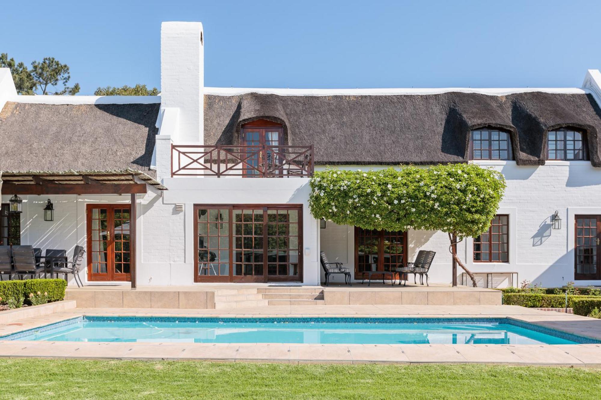 Die Rietdak - Reetdachhaus Mit Vier Schlafzimmern Cape Town Ngoại thất bức ảnh