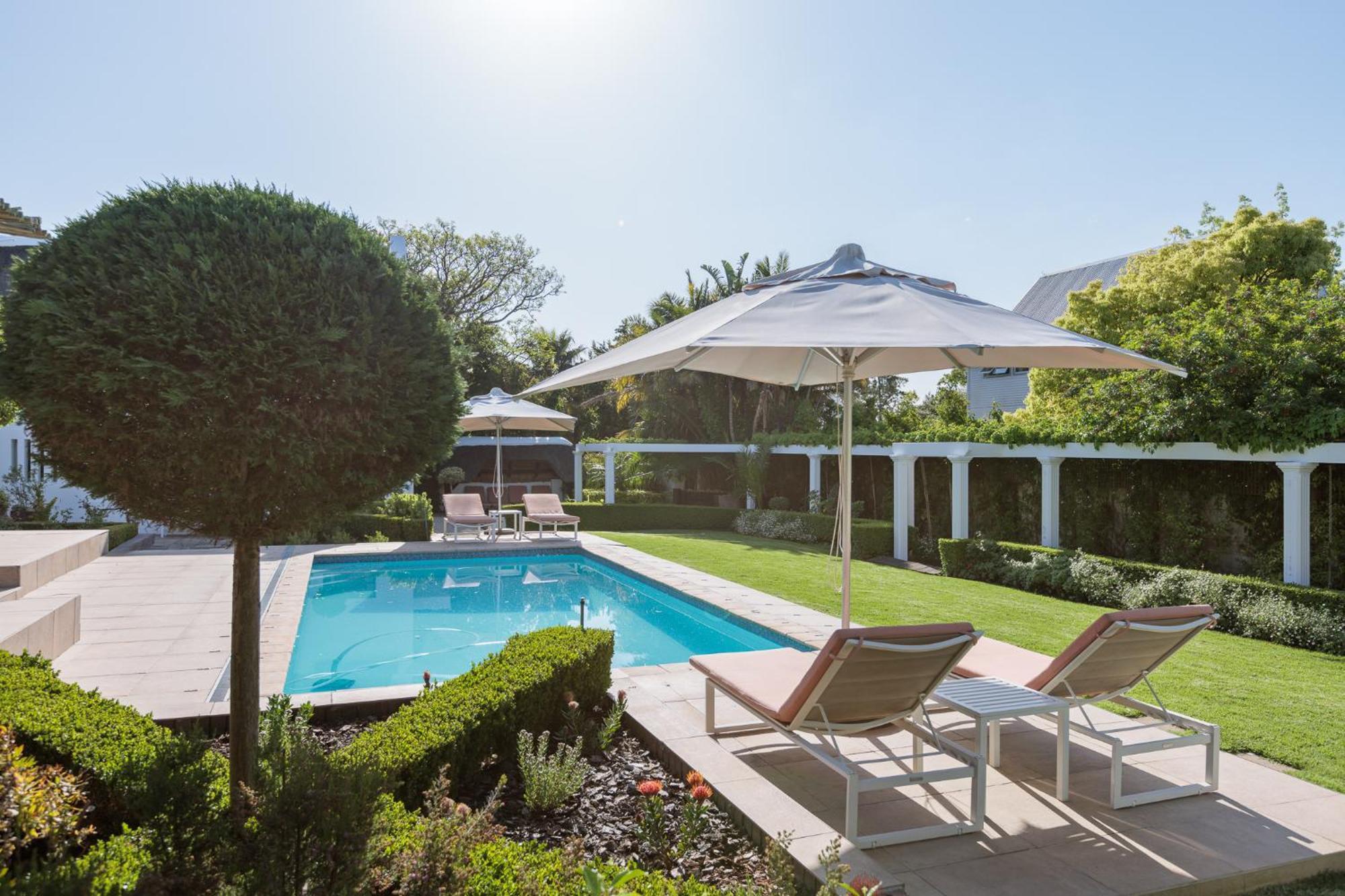 Die Rietdak - Reetdachhaus Mit Vier Schlafzimmern Cape Town Ngoại thất bức ảnh