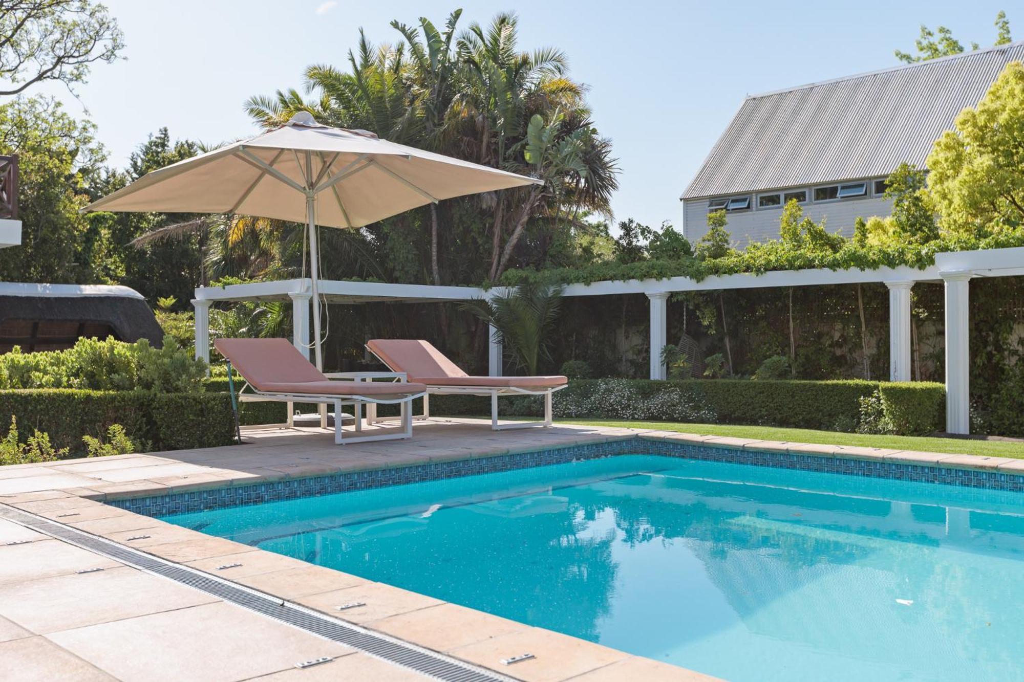 Die Rietdak - Reetdachhaus Mit Vier Schlafzimmern Cape Town Ngoại thất bức ảnh