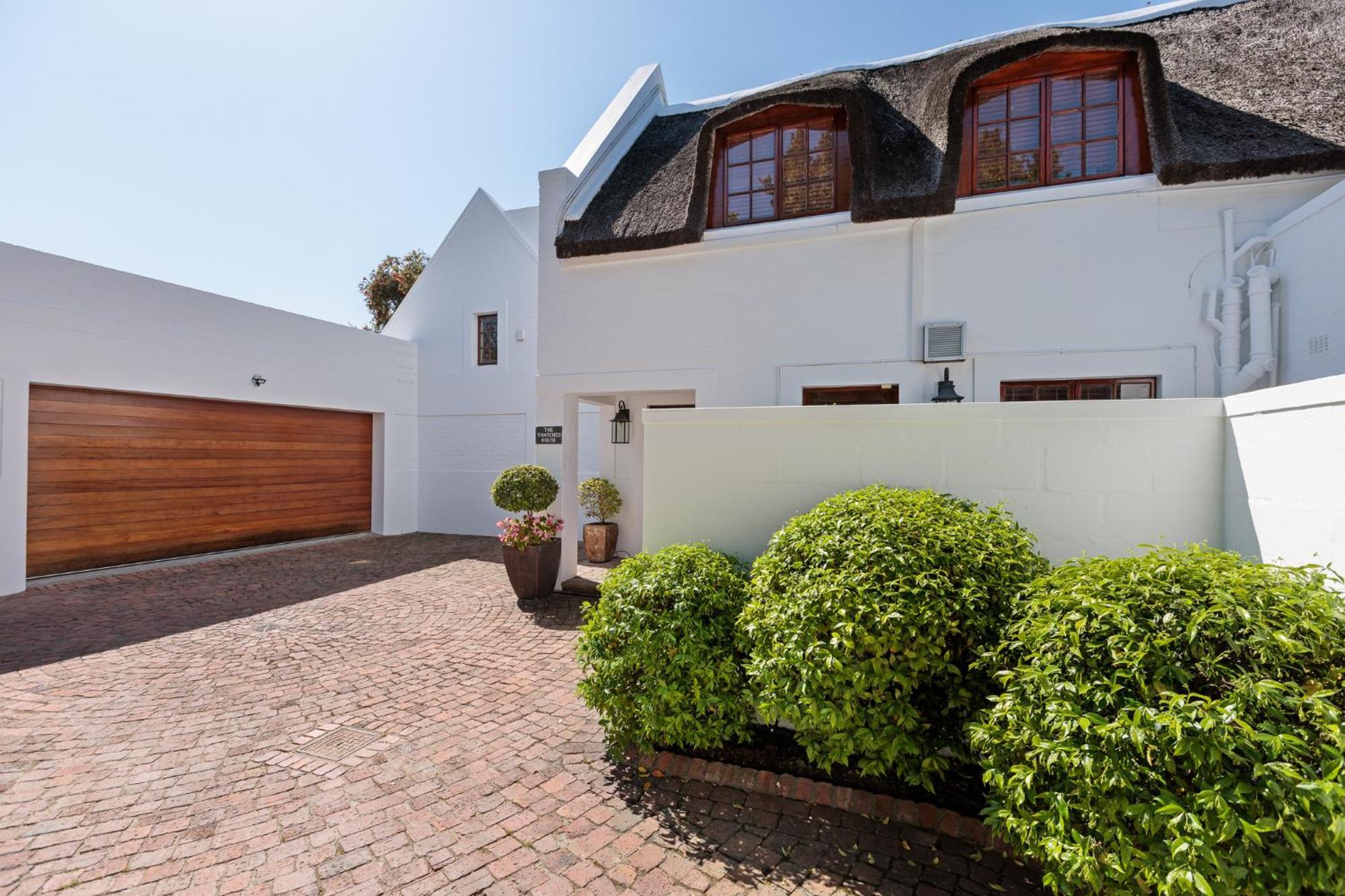 Die Rietdak - Reetdachhaus Mit Vier Schlafzimmern Cape Town Ngoại thất bức ảnh