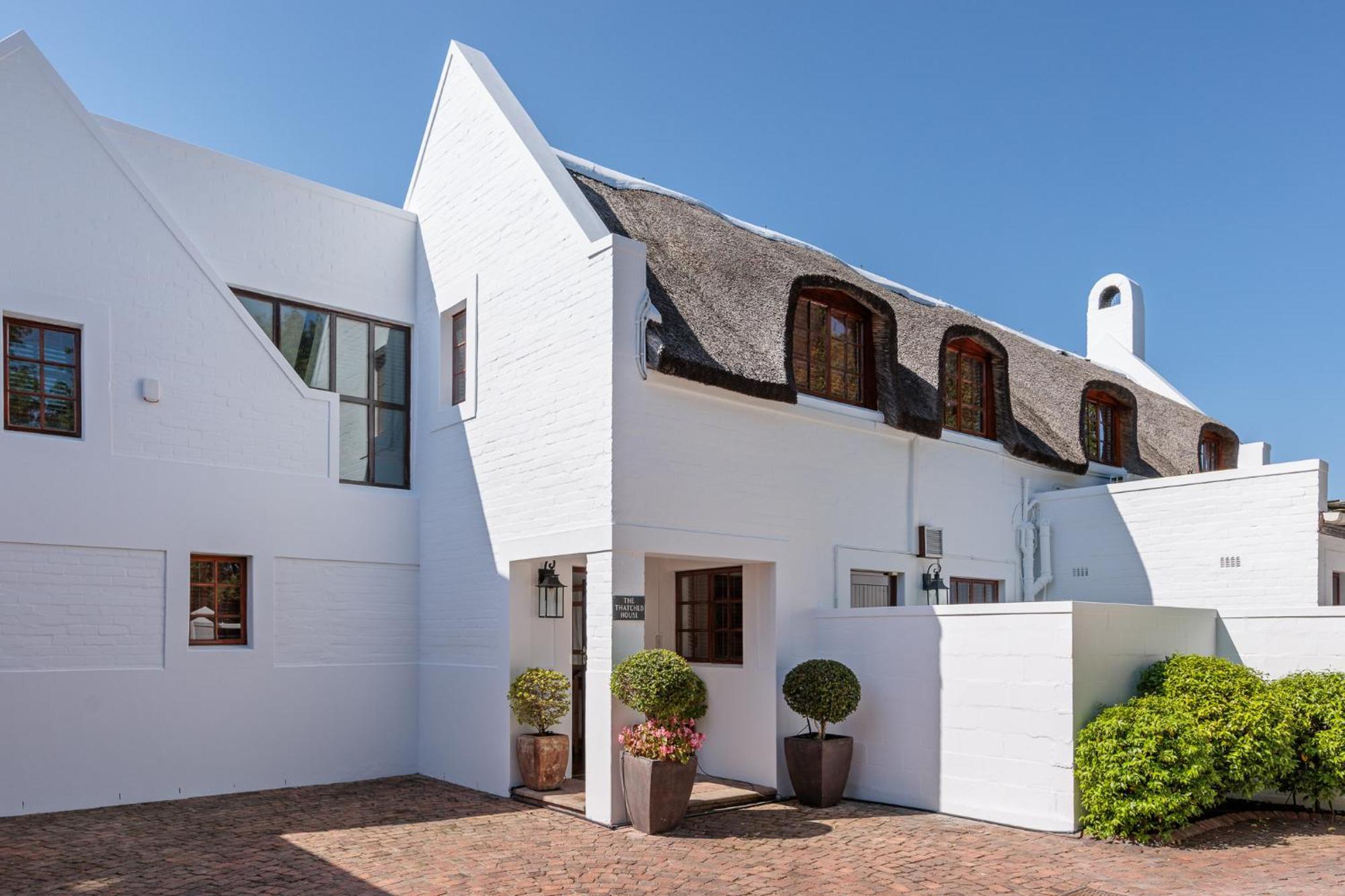 Die Rietdak - Reetdachhaus Mit Vier Schlafzimmern Cape Town Ngoại thất bức ảnh