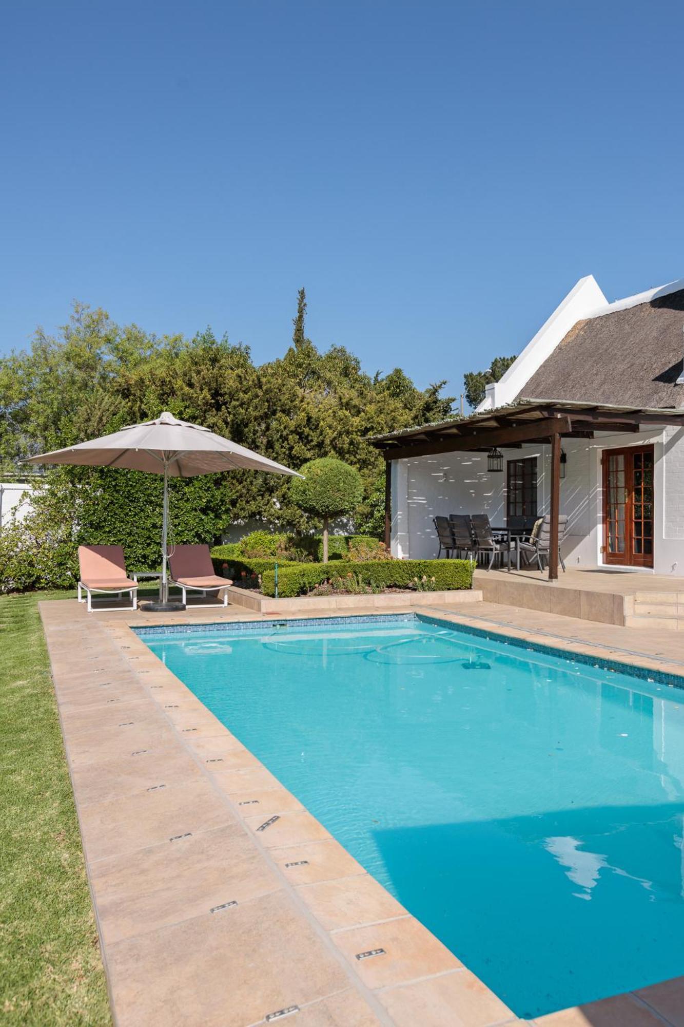 Die Rietdak - Reetdachhaus Mit Vier Schlafzimmern Cape Town Ngoại thất bức ảnh