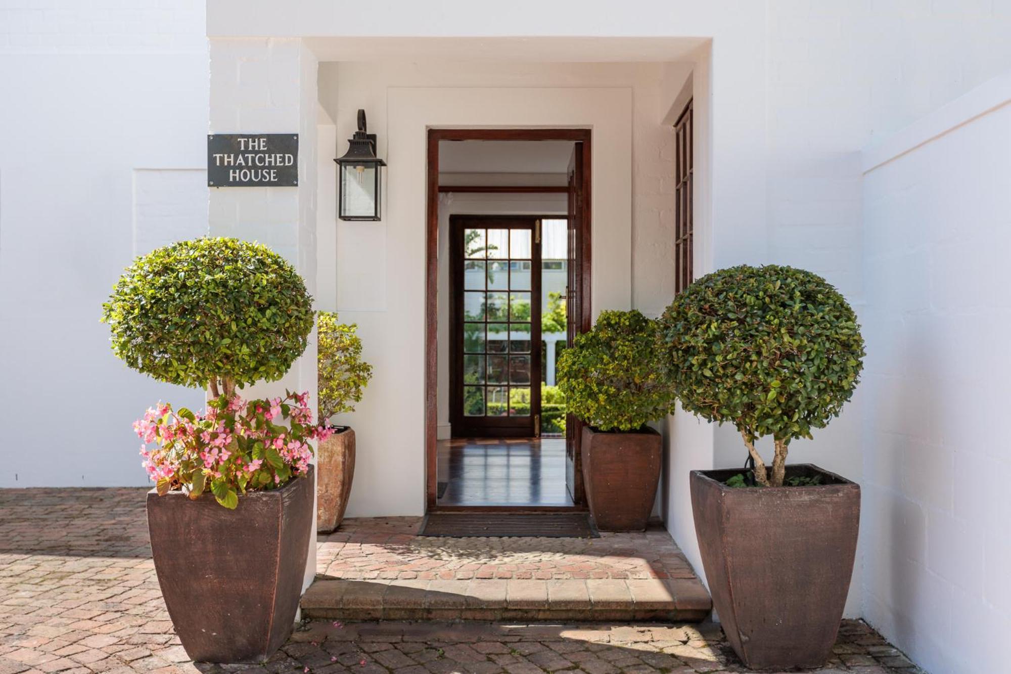 Die Rietdak - Reetdachhaus Mit Vier Schlafzimmern Cape Town Ngoại thất bức ảnh
