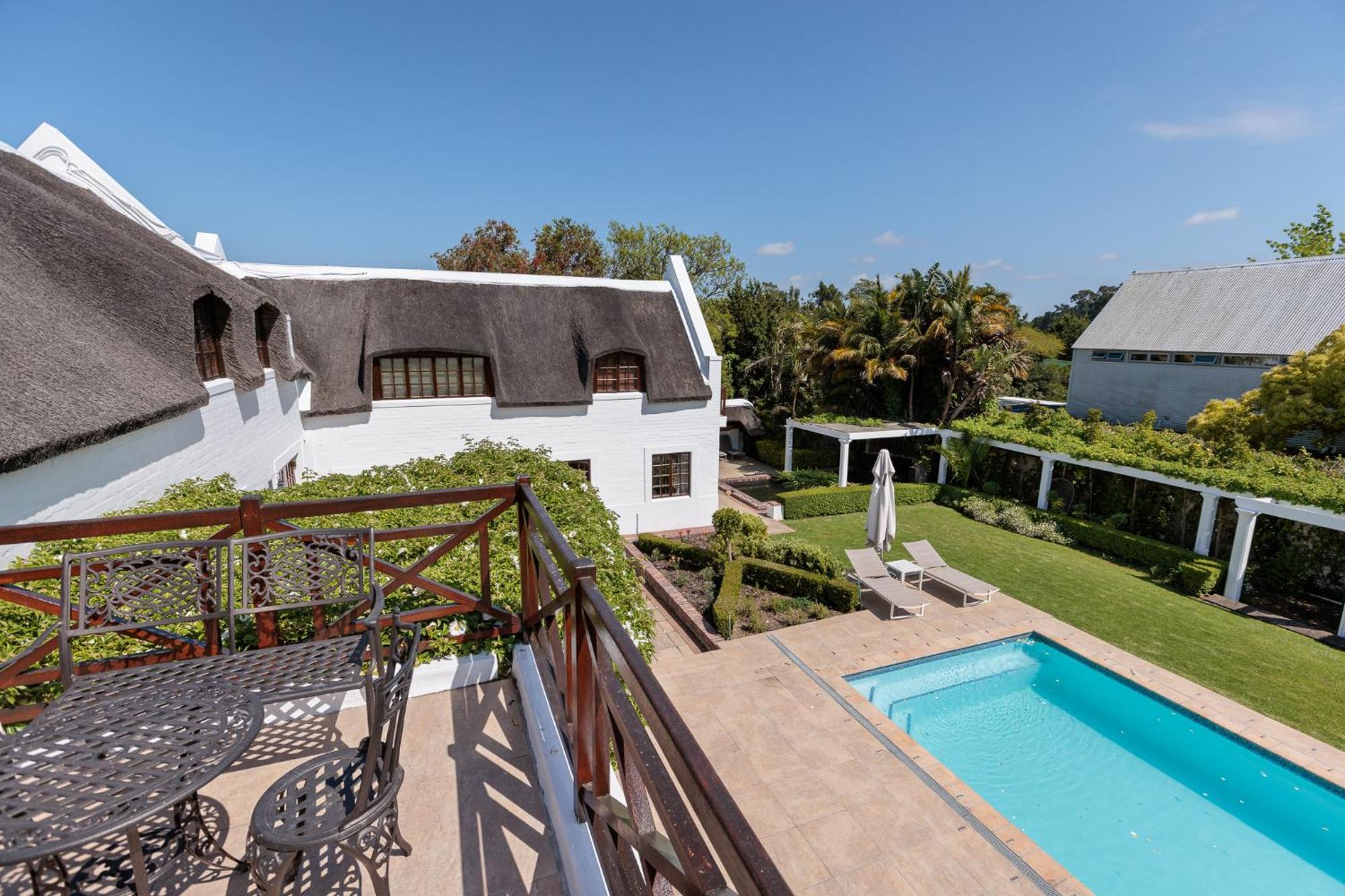 Die Rietdak - Reetdachhaus Mit Vier Schlafzimmern Cape Town Ngoại thất bức ảnh