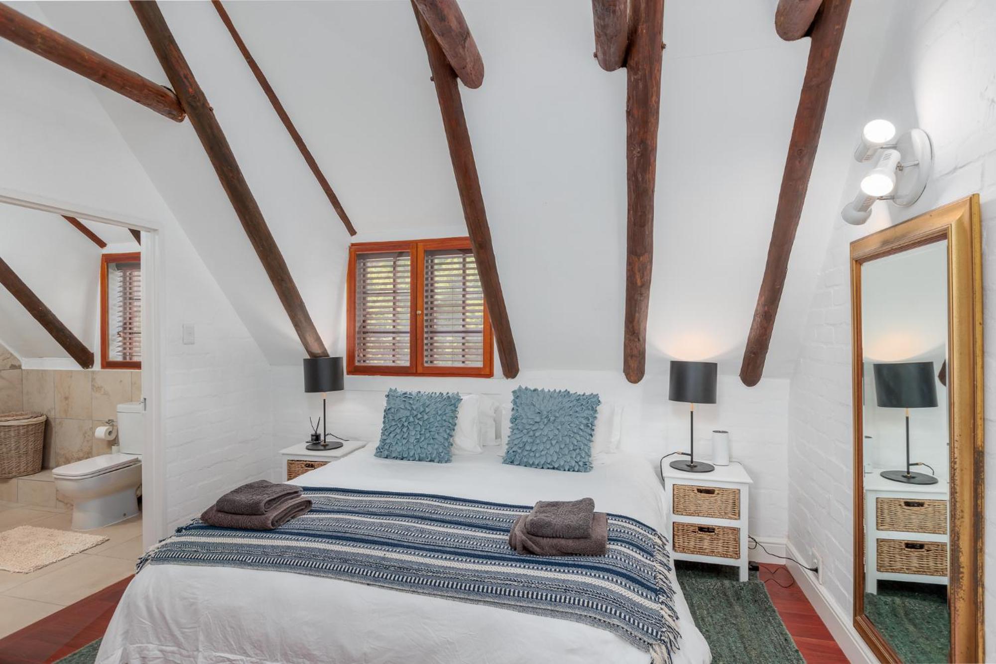 Die Rietdak - Reetdachhaus Mit Vier Schlafzimmern Cape Town Ngoại thất bức ảnh