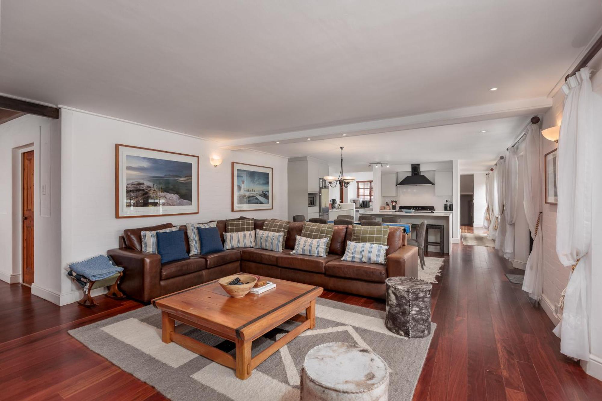 Die Rietdak - Reetdachhaus Mit Vier Schlafzimmern Cape Town Ngoại thất bức ảnh