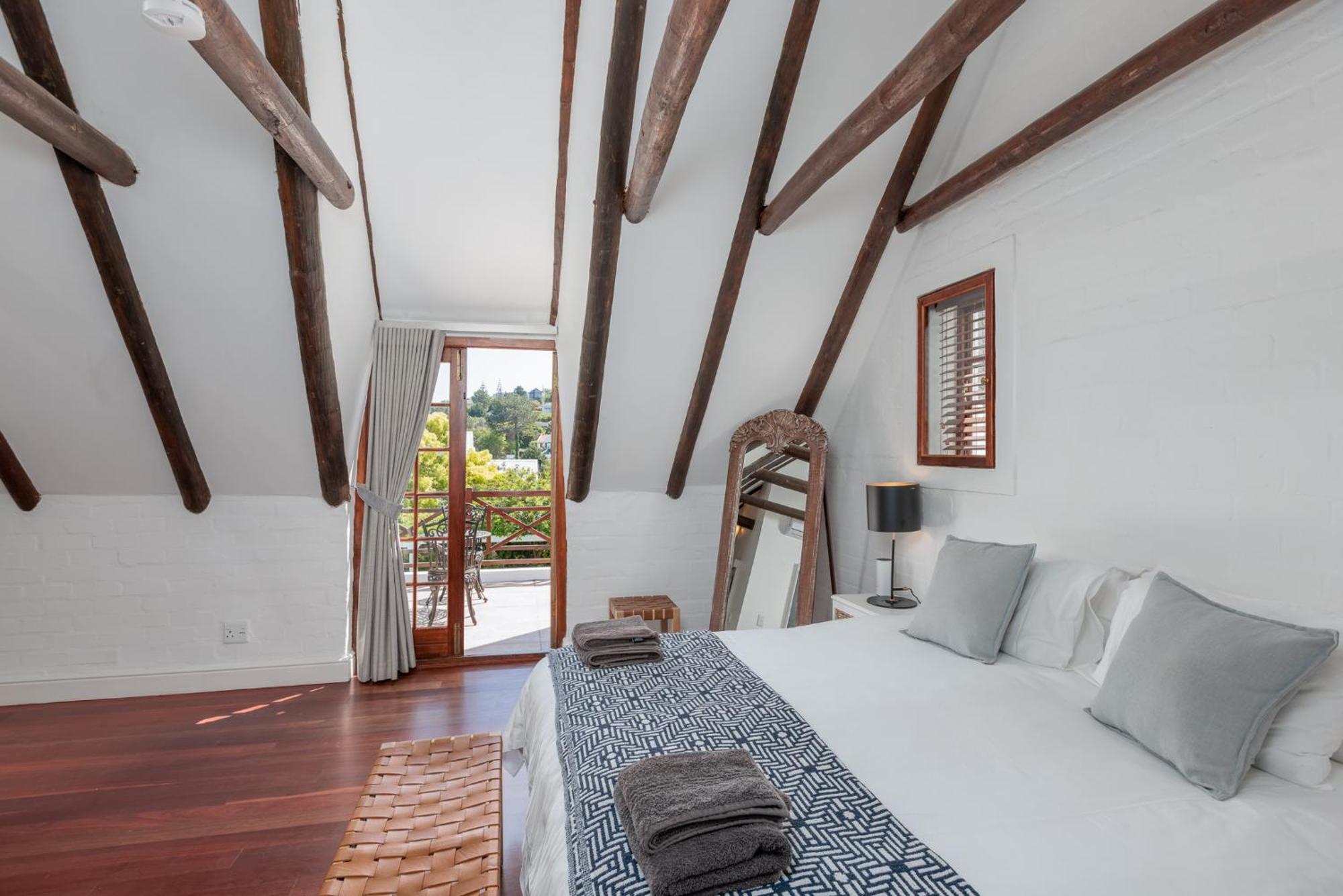 Die Rietdak - Reetdachhaus Mit Vier Schlafzimmern Cape Town Ngoại thất bức ảnh