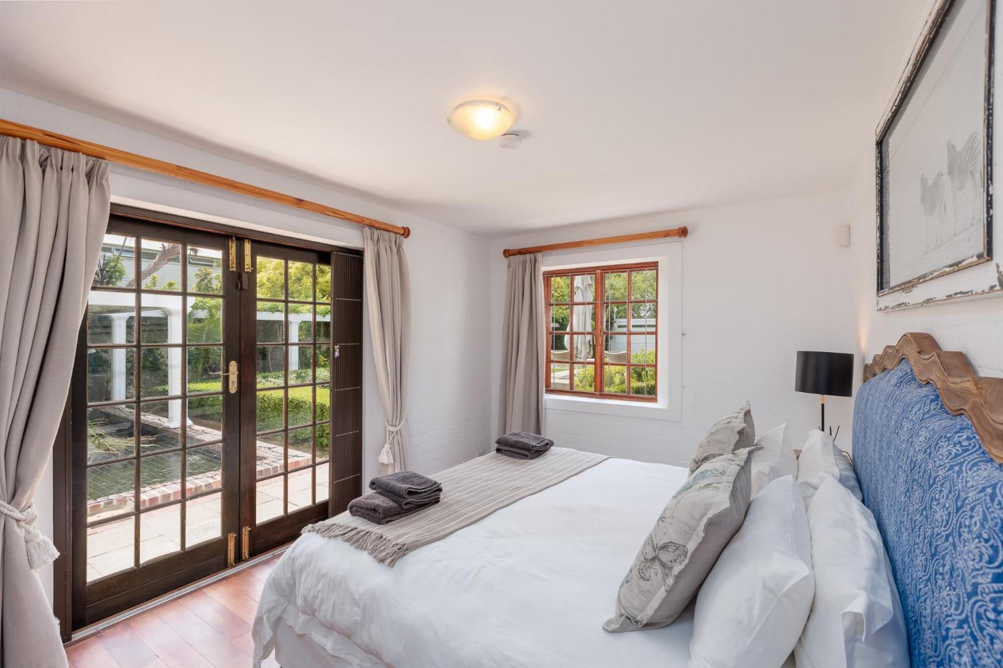 Die Rietdak - Reetdachhaus Mit Vier Schlafzimmern Cape Town Ngoại thất bức ảnh