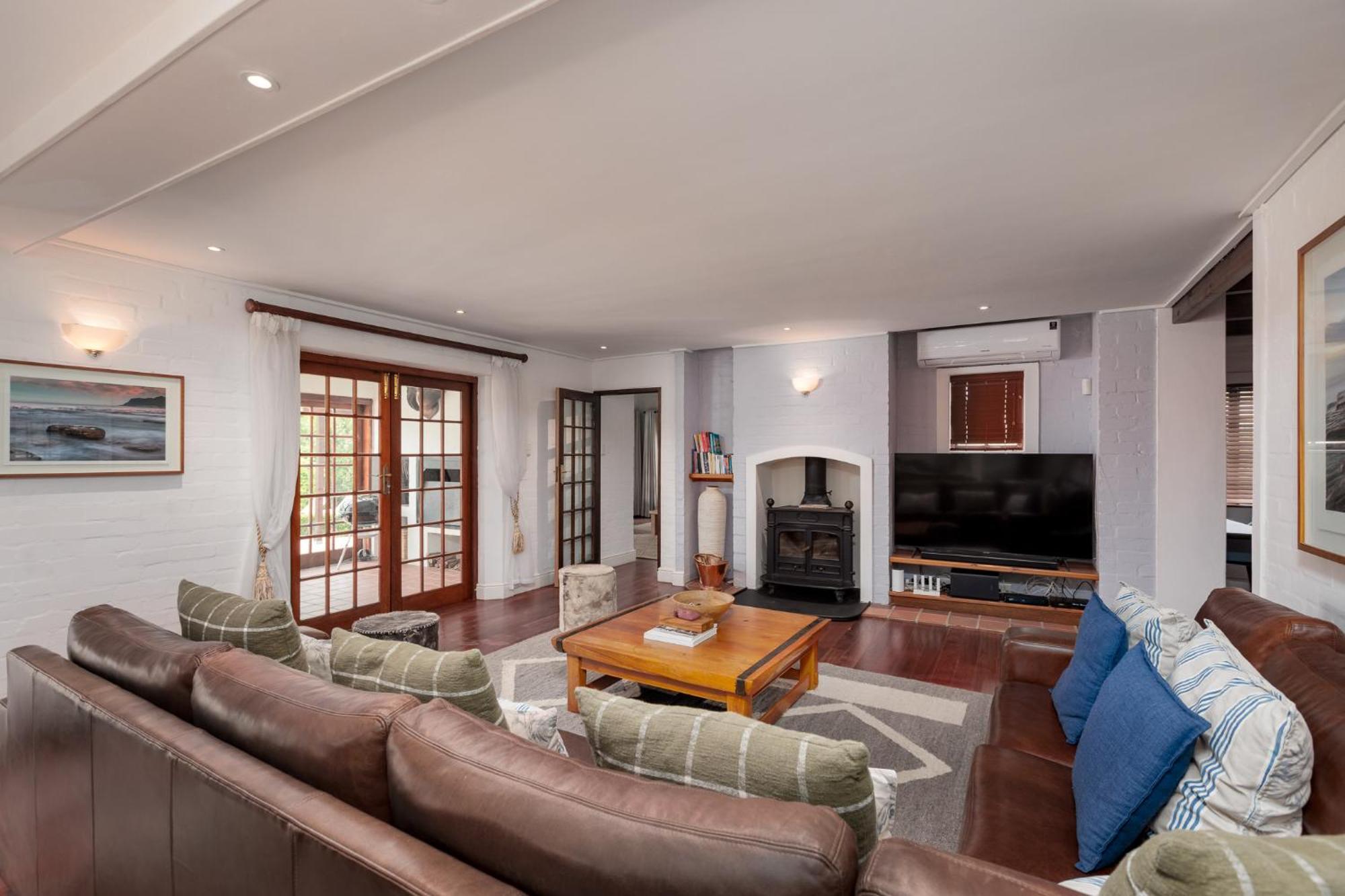 Die Rietdak - Reetdachhaus Mit Vier Schlafzimmern Cape Town Ngoại thất bức ảnh